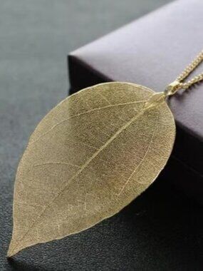 Elegant Gold Leaf Pendant